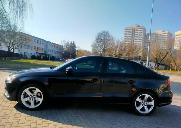 Audi A3 cena 75000 przebieg: 82000, rok produkcji 2017 z Warszawa małe 211